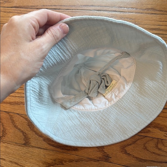 Elegant Baby blue hat and bloomers set 6-9 months - Picture 6 of 6